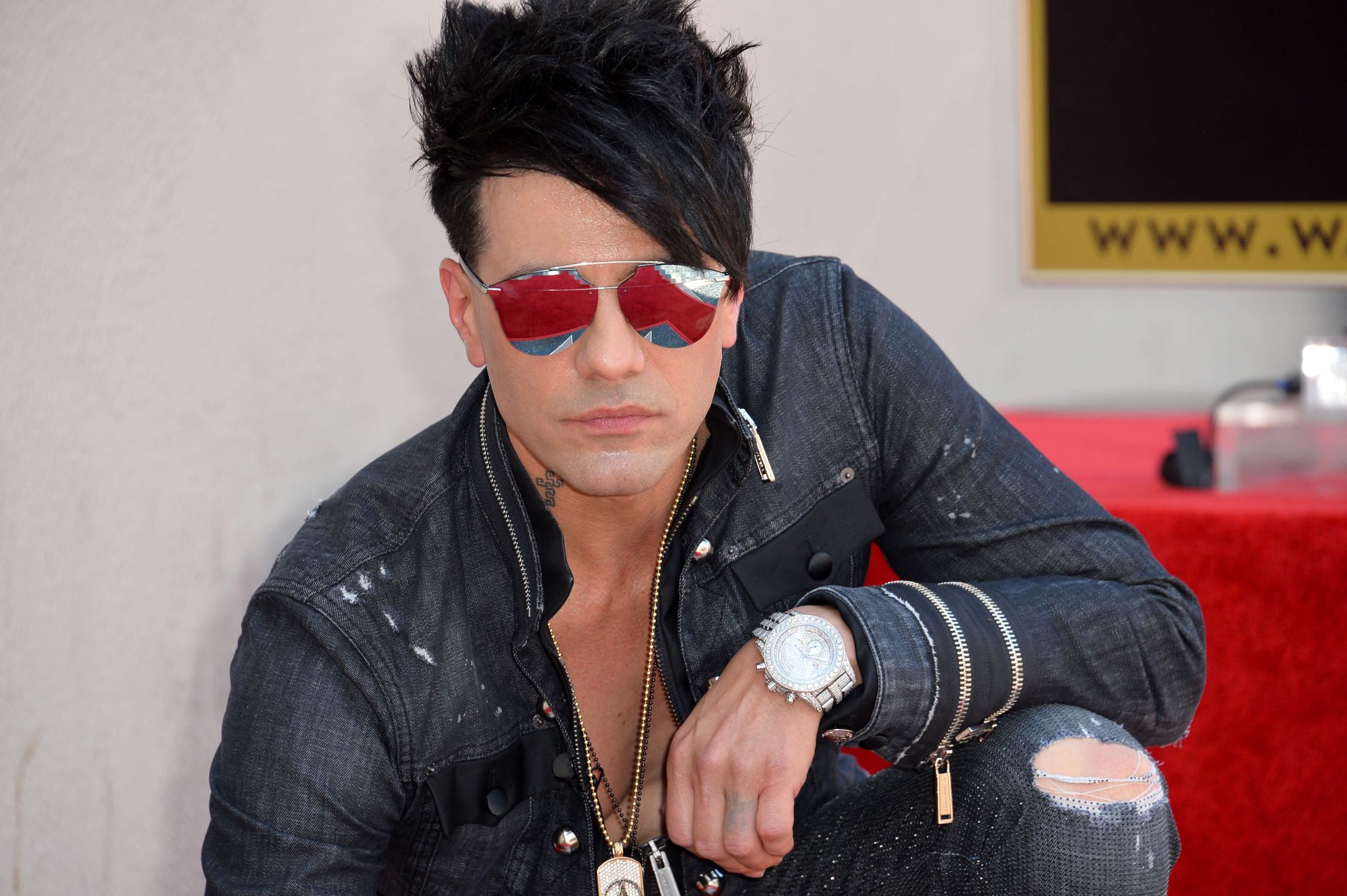 How Did Criss Angel Walk on Water? Revealed